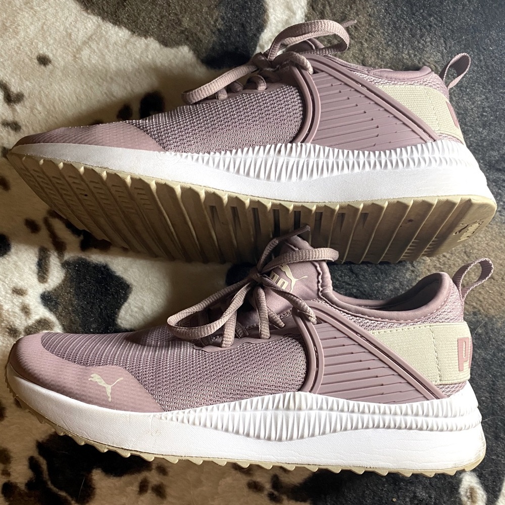 Puma women’s tennis shoes